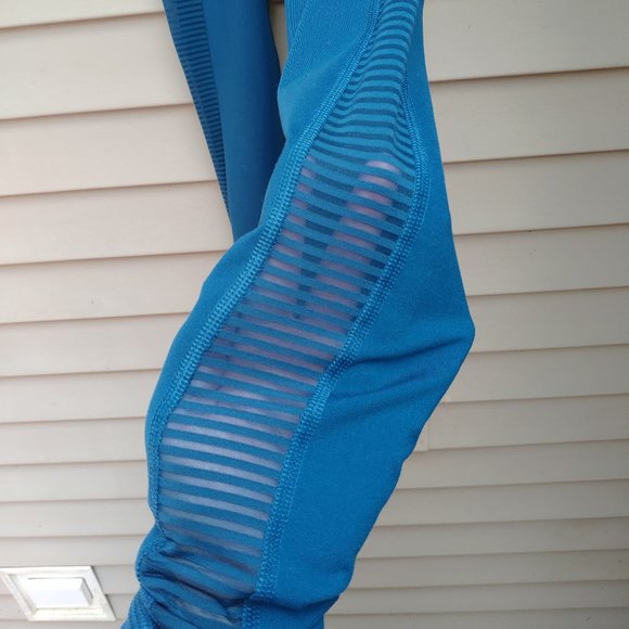 Old Navy Active Blue Leggings Go-Dry Side Pockets Sheer Mesh Side Stripes - Picture 6 of 11